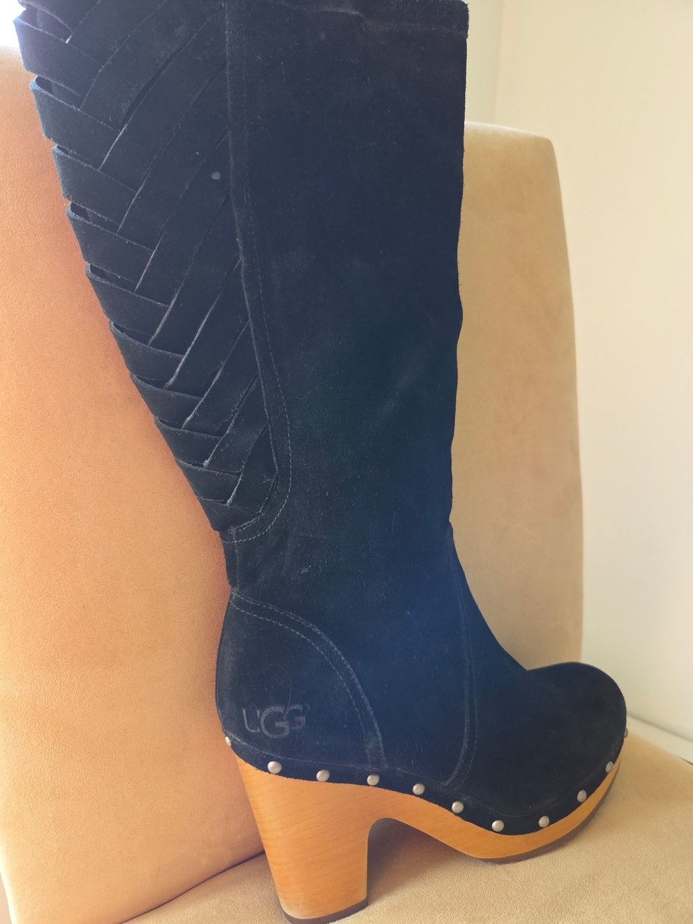 UGG Black Suede Studded Wooden Platform Heel Boots VINTAGE - Picture 2 of 3